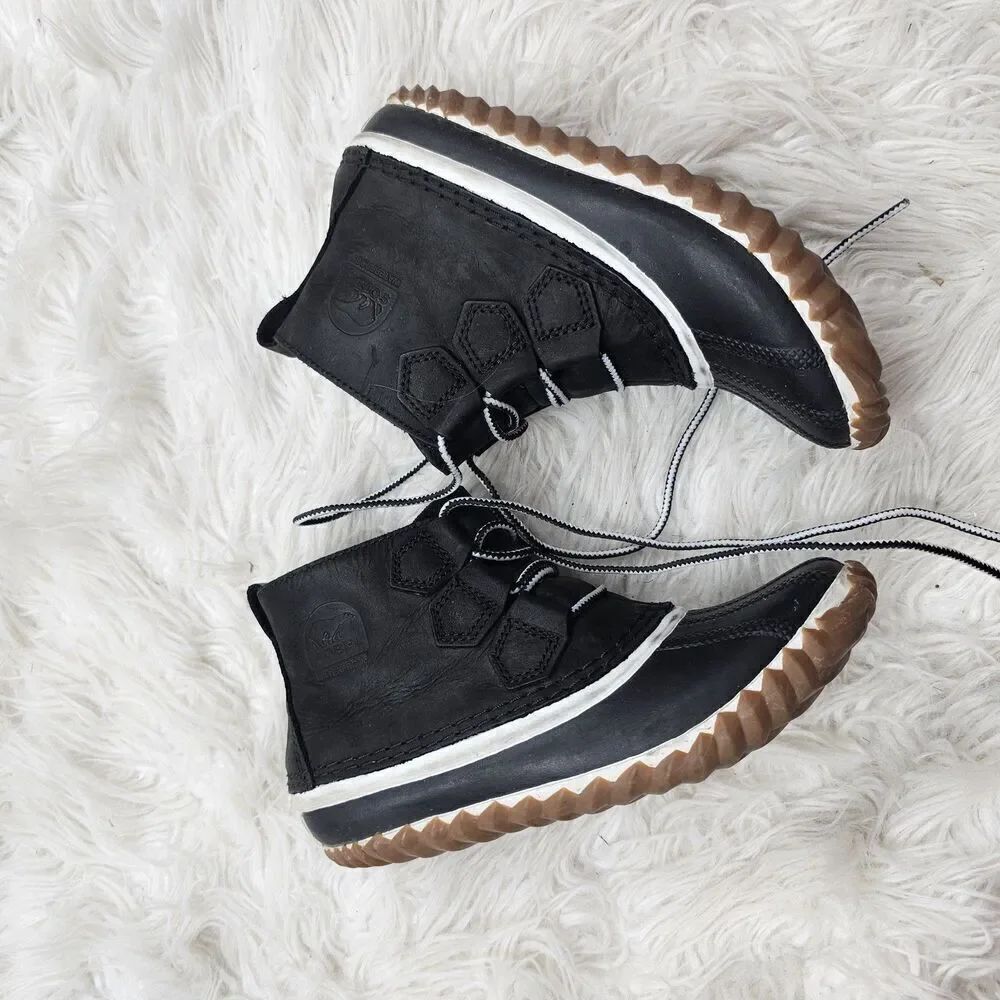 SOREL Out N About Waterproof Black Leatherโ& Rubber Lace Up Duck Boots Size 5